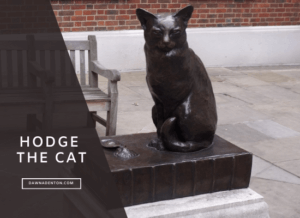 The black cat that belonged to Samuel Johnson - Hodge - on a plinth in the City of London, just off Fleet Street